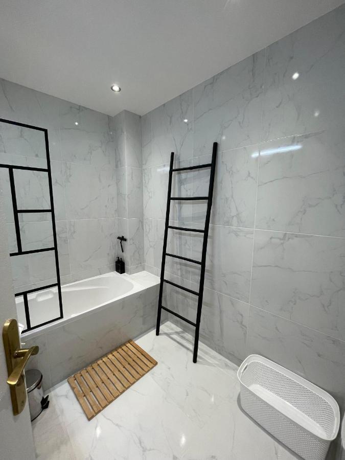 Comfortable Apartment With Parking - Antibes Riviera מראה חיצוני תמונה
